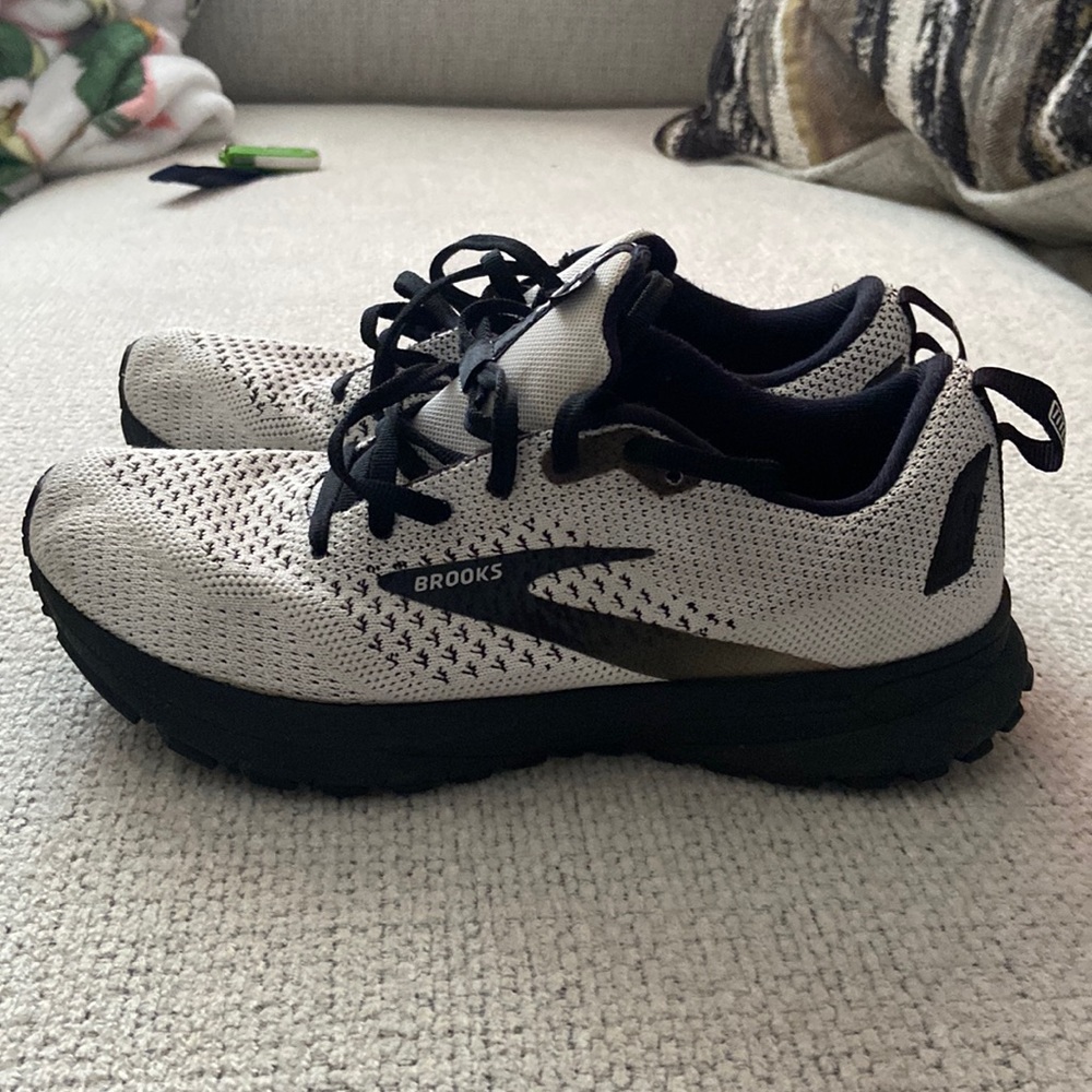Brooks Revel 4